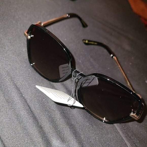 Kleo UV Protection Fashion Sunglasses - Picture 7 of 8